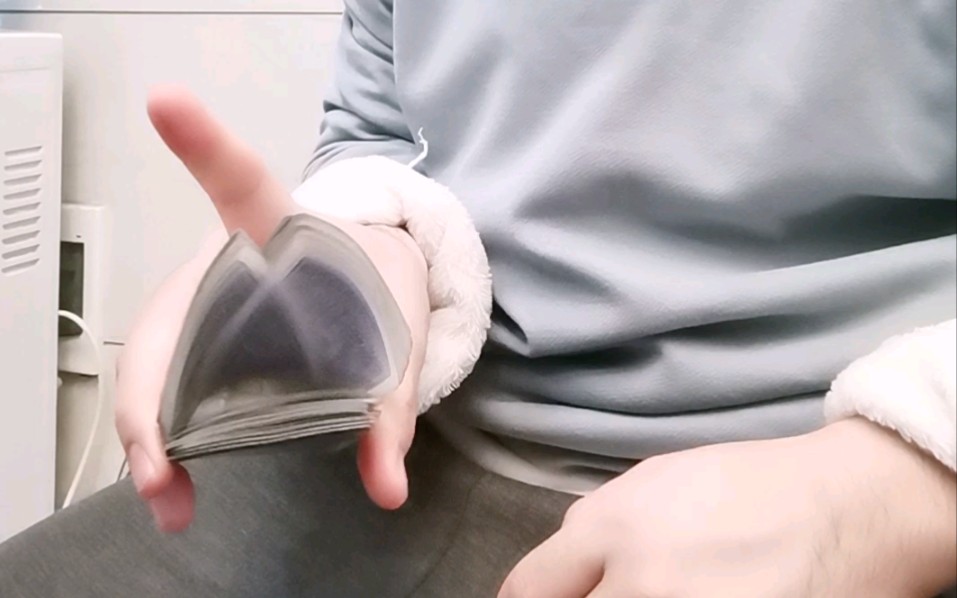 单手花式洗牌_哔哩哔哩 (゜-゜)つロ 干杯~-bilibili
