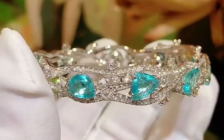 18k金镶嵌霓虹蓝帕拉伊巴手镯天然宝石钻石手饰手链