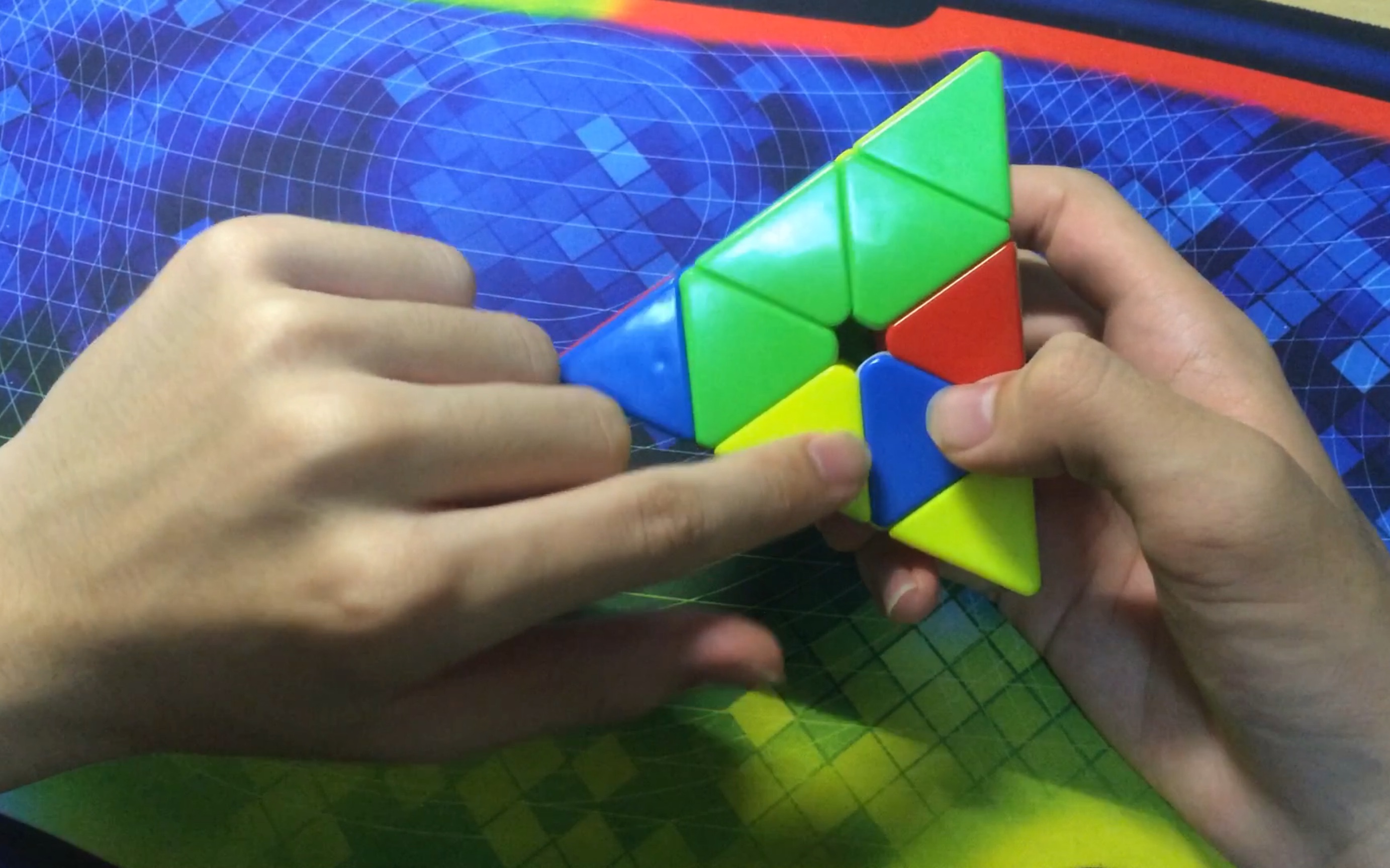 魔方教程金字塔魔方keyhole法角先复原思路初级方法1复原顶层小角以及