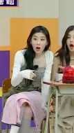 Video herunterladen: 油管百万播放只是为了看李彩领走路……？ itzy 李彩领