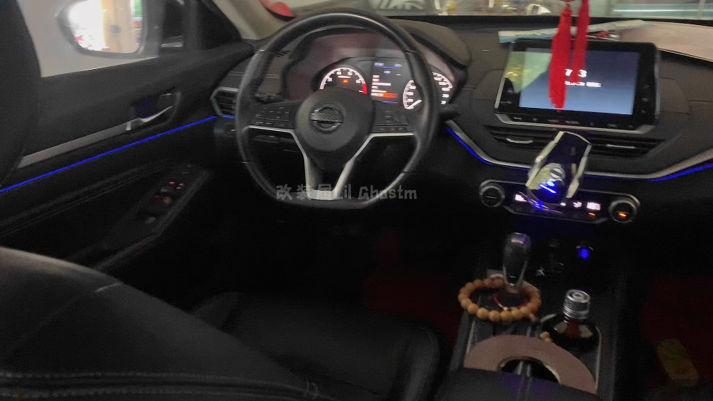 日产天籁,亚克力通用氛围灯效果 #日产天籁 #氛围灯改装 #亚克力氛围