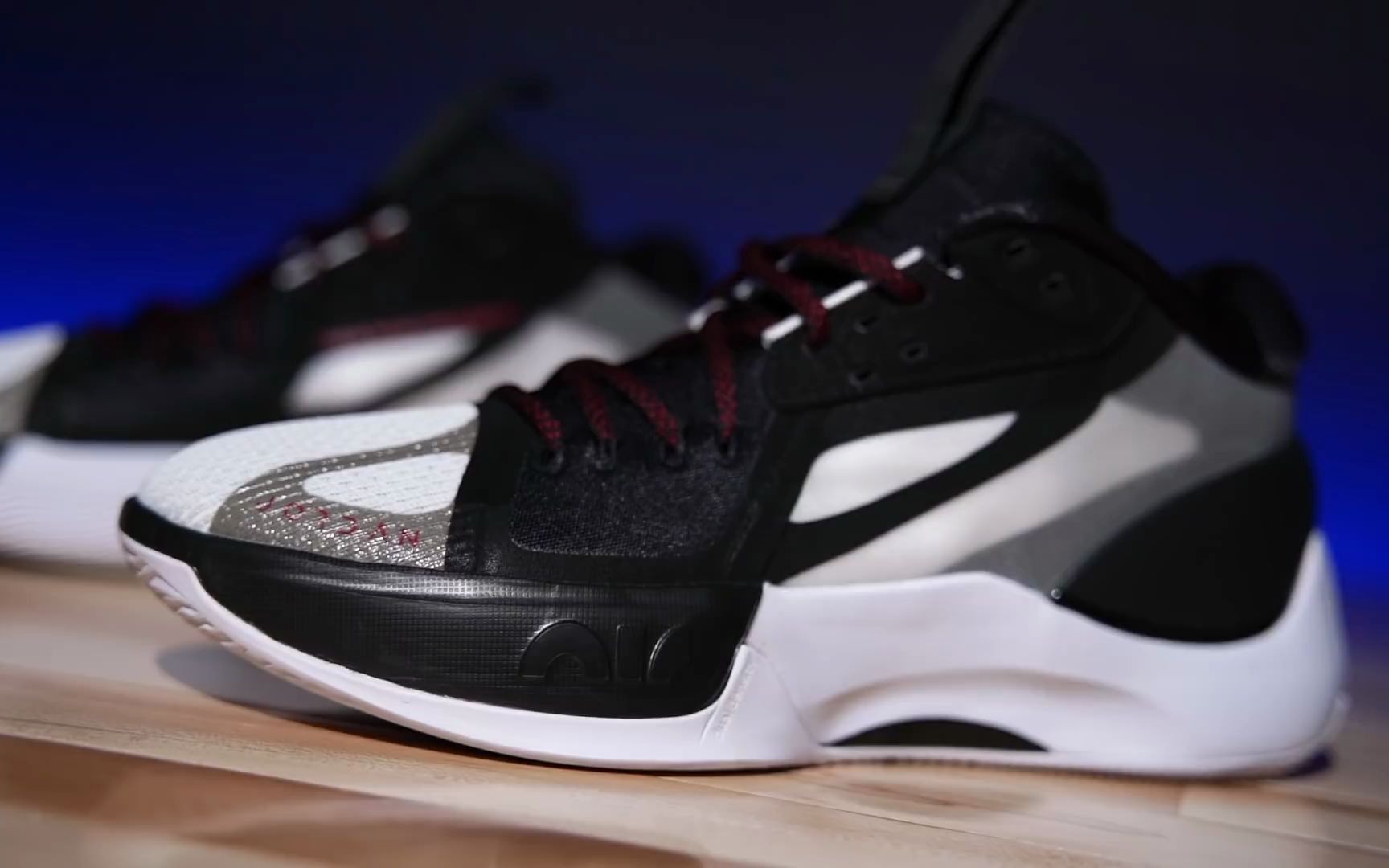 东契奇 新战靴 jordan zoom separate