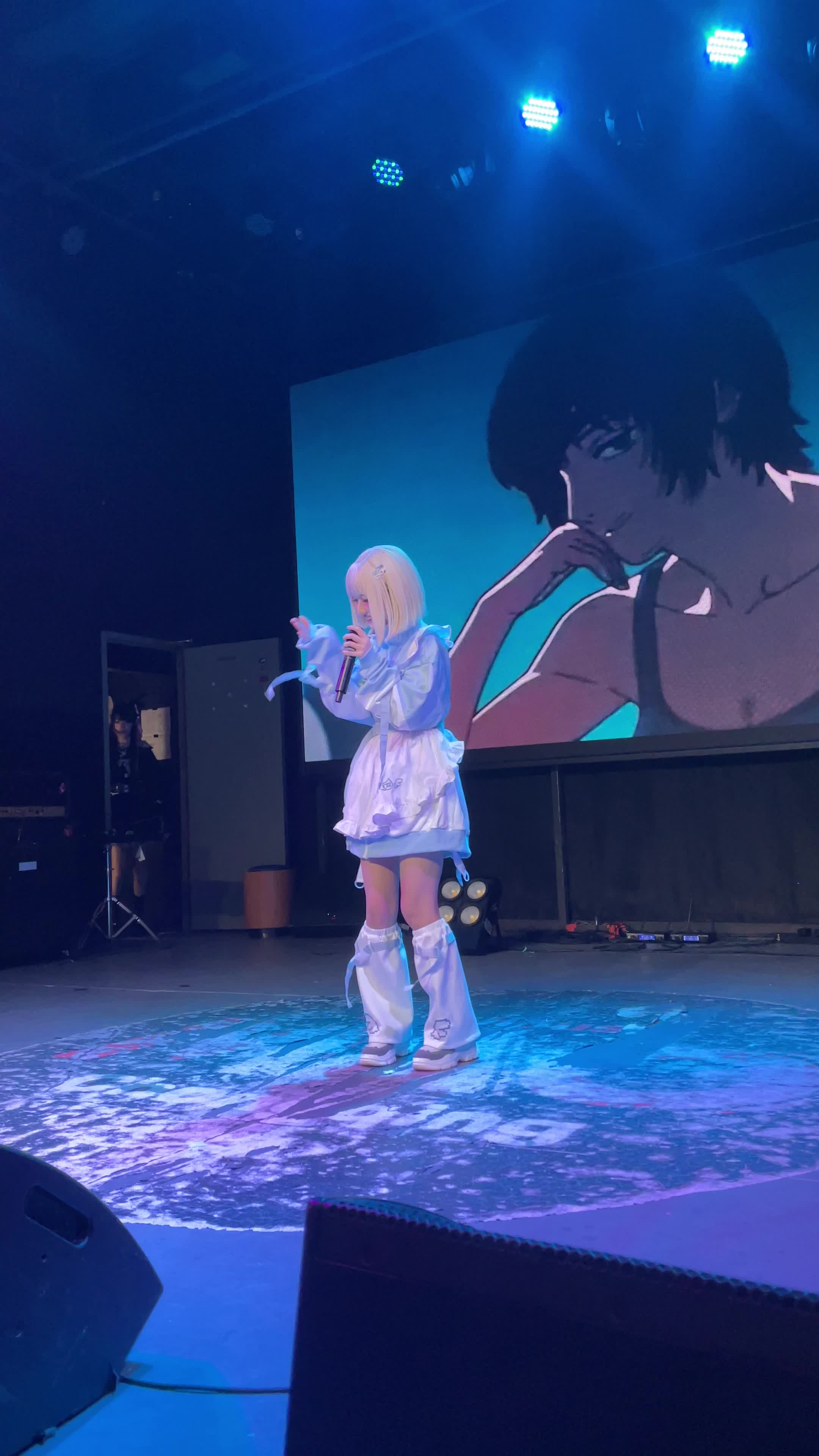 1地下偶像花布凉凉出道演出