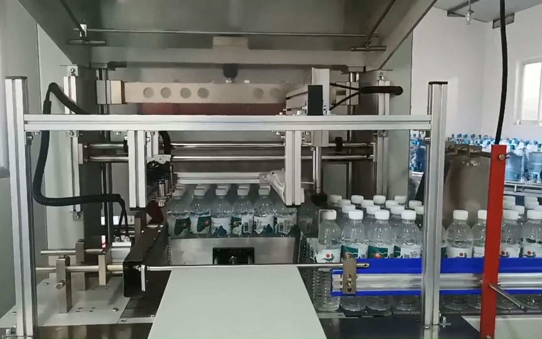 矿泉水打包机瓶装饮料苏打水啤酒饮品果汁汽水膜包机设备