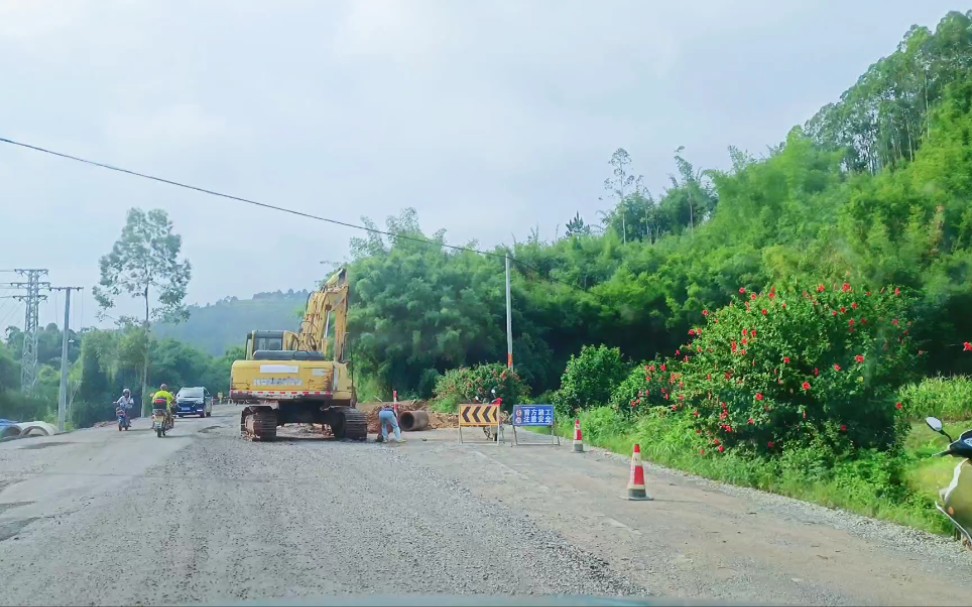 广西岑溪三堡公路修整,原来是加快二级公路进度,让出行更便利哔哩哔哩bilibili