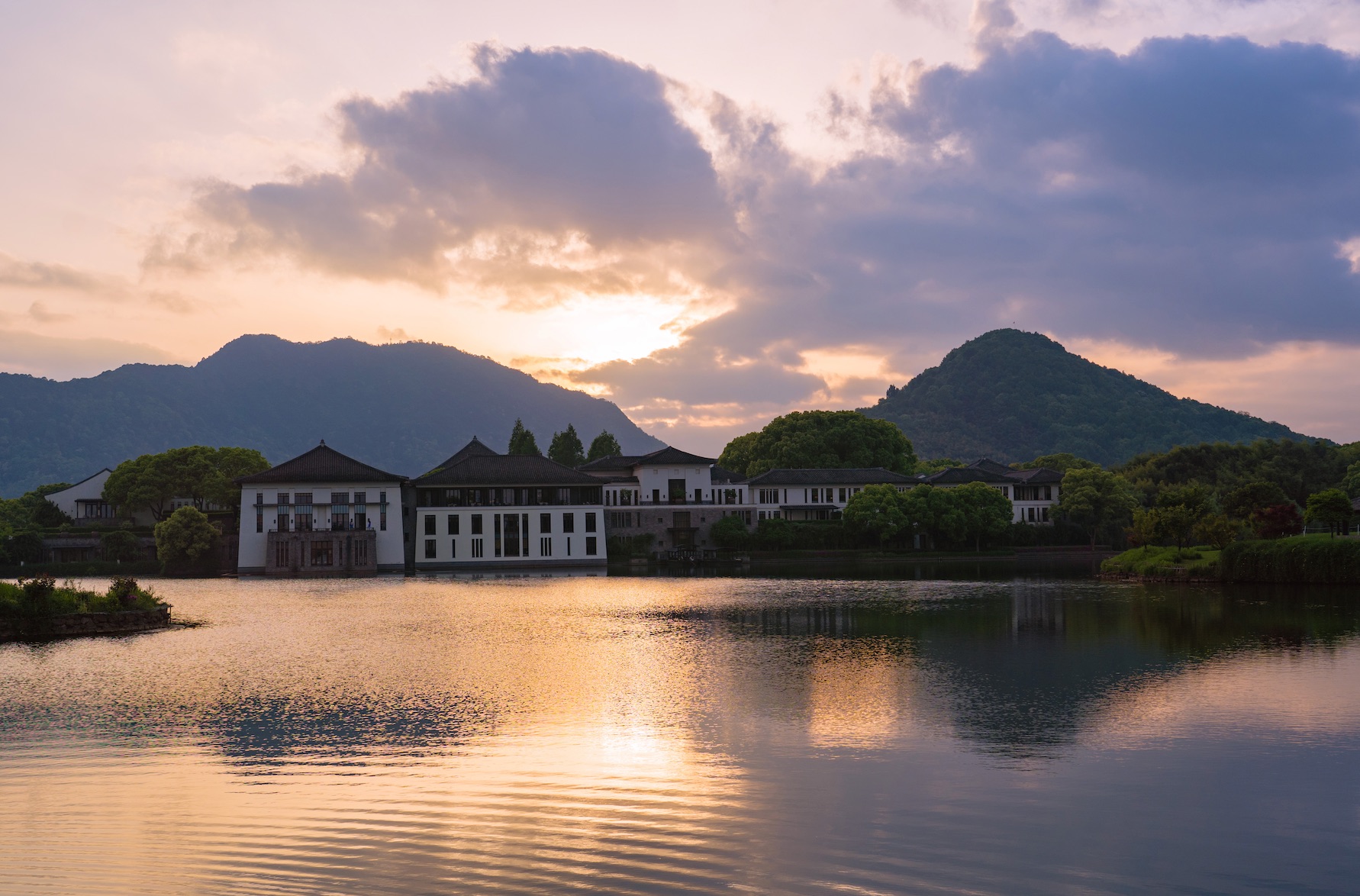 杭州富春山居高尔夫度假村|富春江畔的传奇,岁月不败美酒店