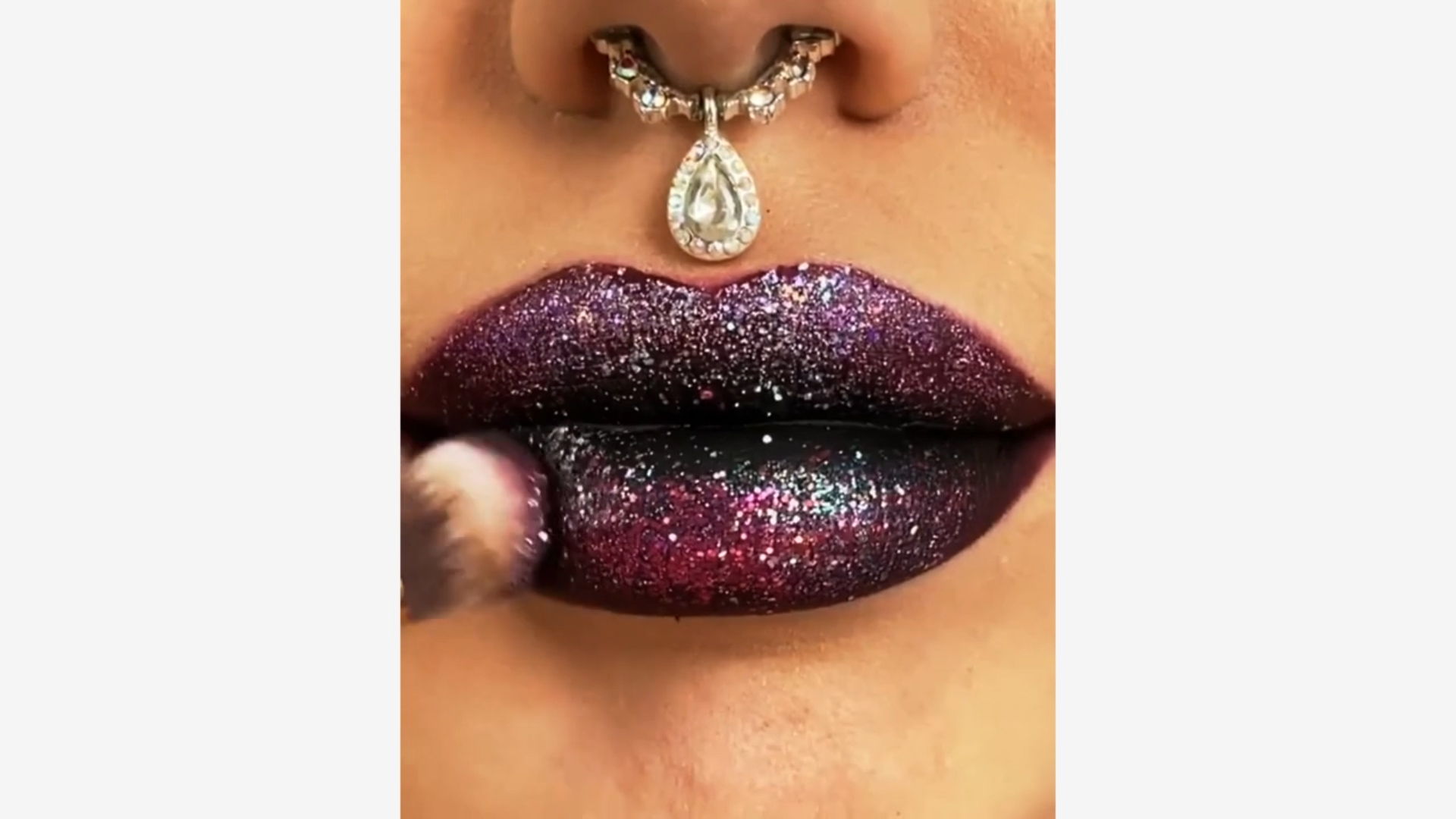 对艺术唇妆感兴趣的看这里,这几款唇妆都不一般,看着就很吸睛