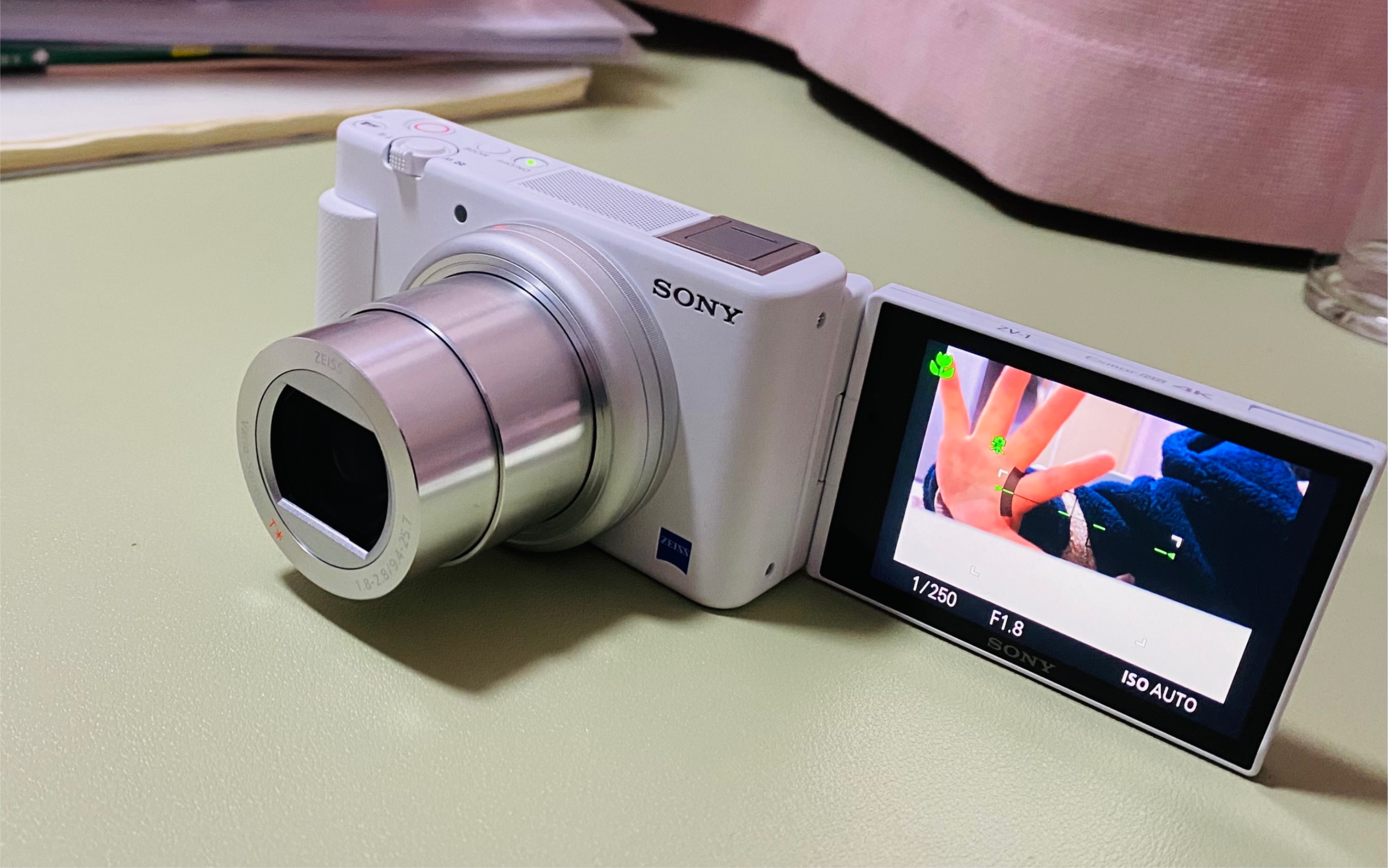 白色·索尼zv-1开箱视频