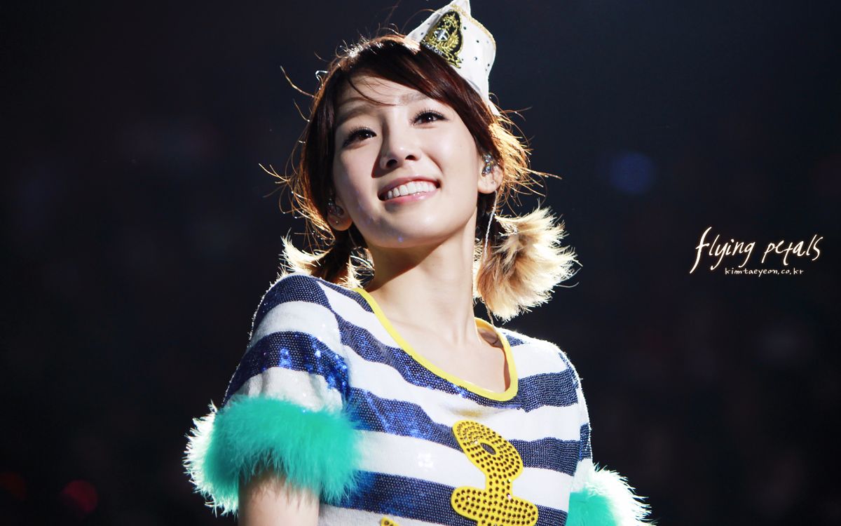 【金泰妍】110909台北二巡 可爱的双马尾狐狸毛