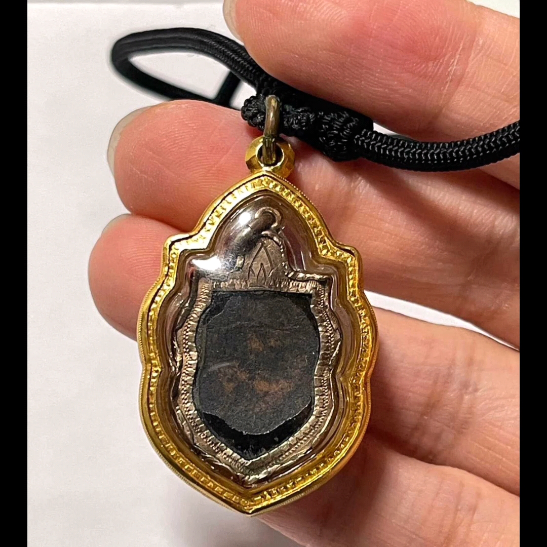 阿赞斌拉胡 小模 90金壳内镶玫瑰k金双鉴定卡 所见即所得