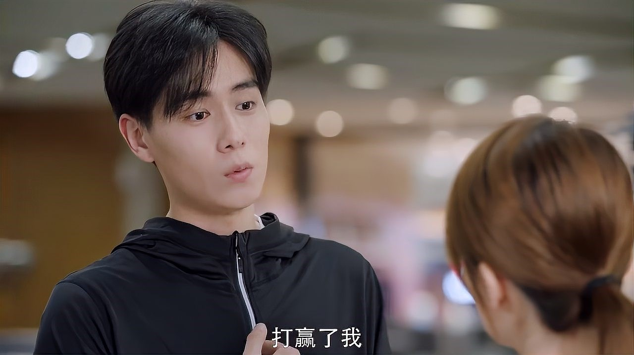 小风暴:乔欣陪胡一天打拳泄气,胡一天假装失误拥吻,太会撩了