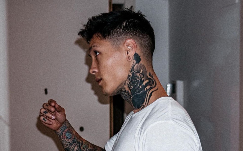 《thenx》沙滩上的猛男