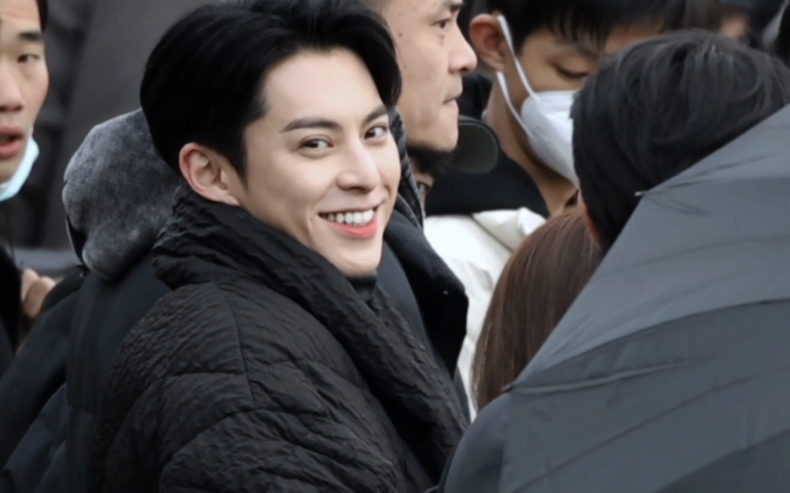 【王鹤棣】括号笑合集3.0(看完心情都变好了)