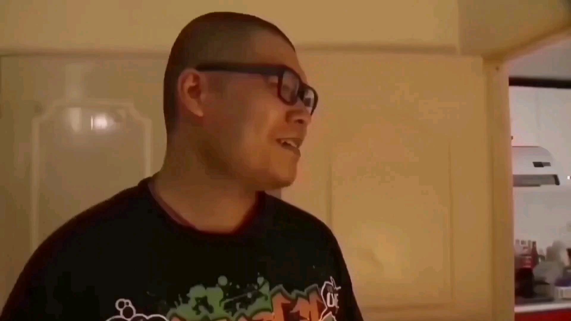 挑战让杰哥摘眼镜的速度超过光速 现已503316480杰每秒_哔哩哔哩_bili