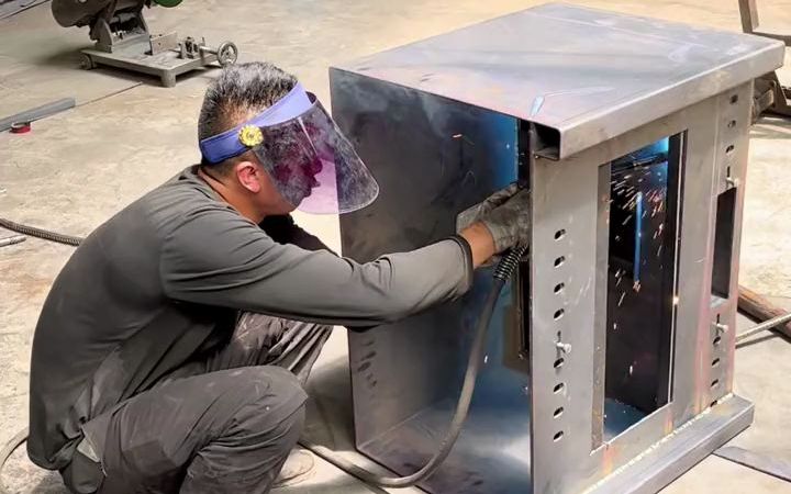 【大学生返乡】自制壁炉现代燃木壁炉以家具厂下角料和果园修枝料作为