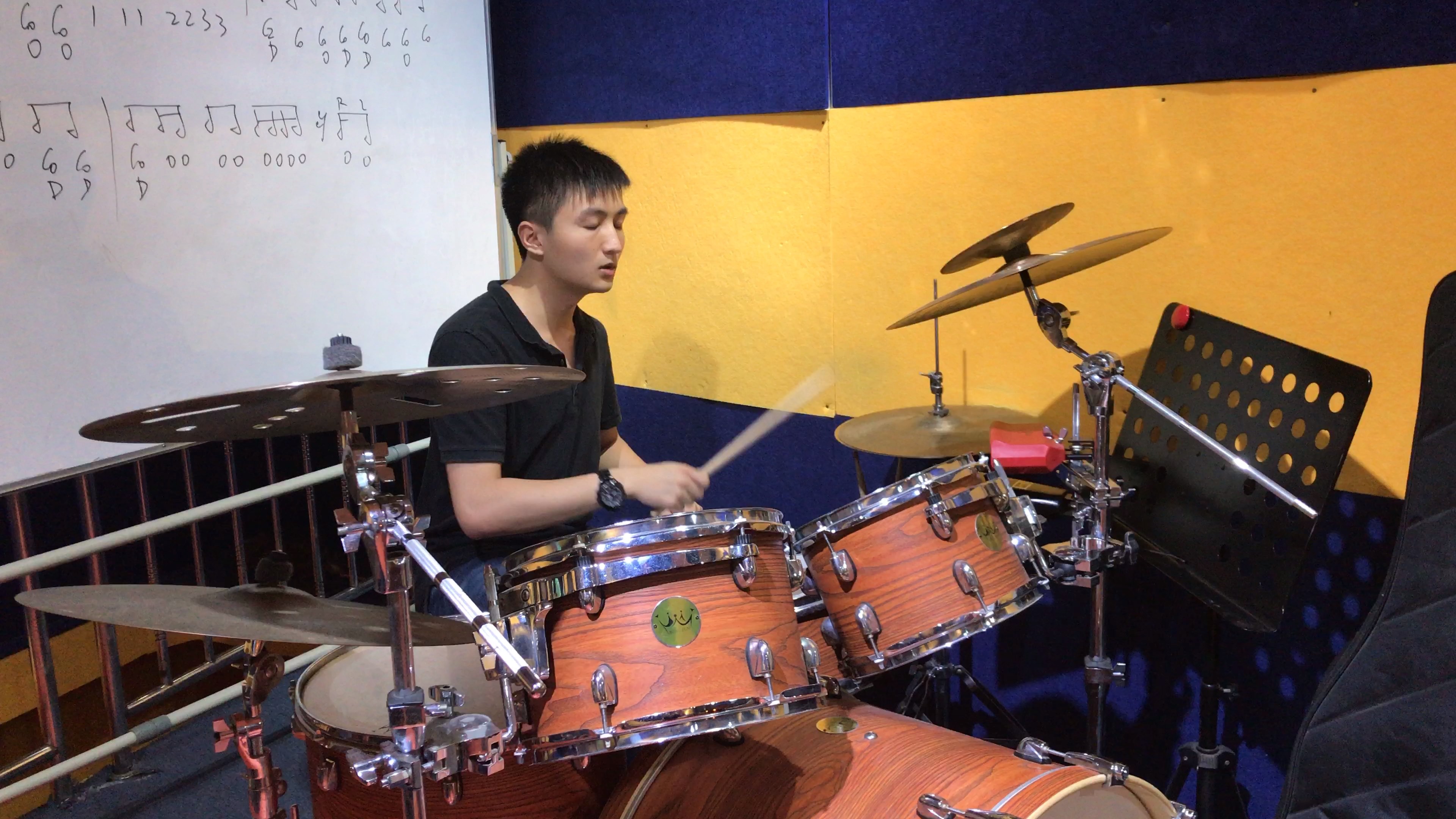 活动作品架子鼓萌新up第一次敲架子鼓兄弟抱一下