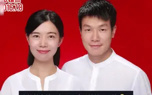 Video herunterladen: 男子晒夫妻6年结婚纪念照，妻子越来越美自己衣服都没变：男人懂