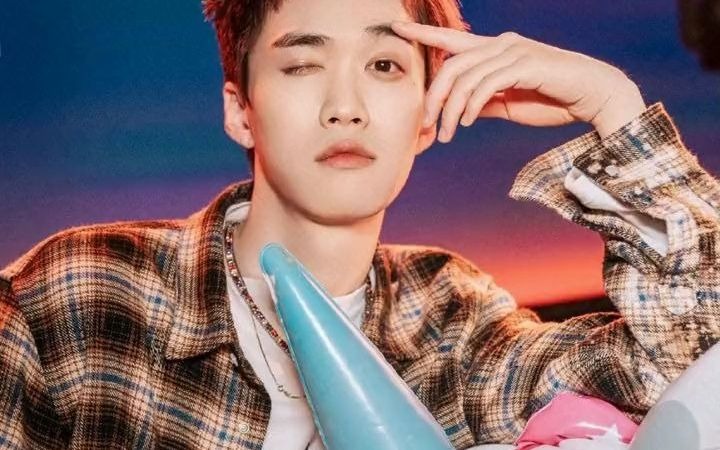 【创造营】张腾 这衣服扣子挺懂事,就是腾子有点儿见外了哈～_哔哩