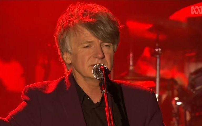 [图]Crowded House - Into Temptation (Live At Sydney Opera House)