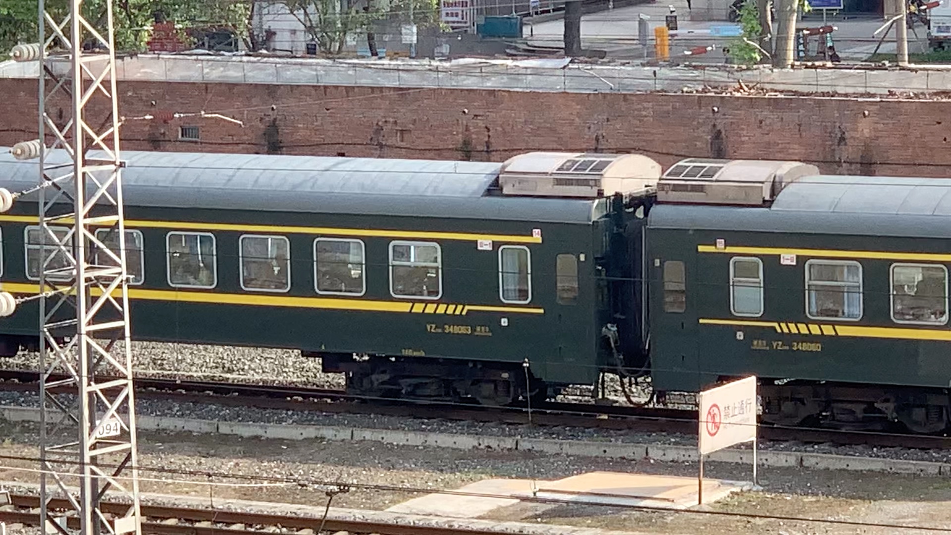 成局重段ss7c牵引t238出十堰站