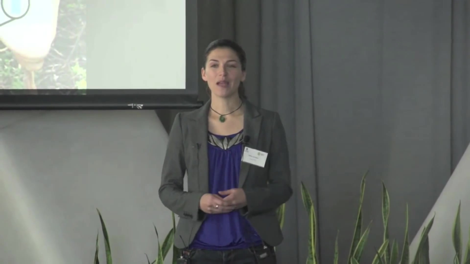 [图]2014 Three Minute Thesis winning presentation by Emily Johnston