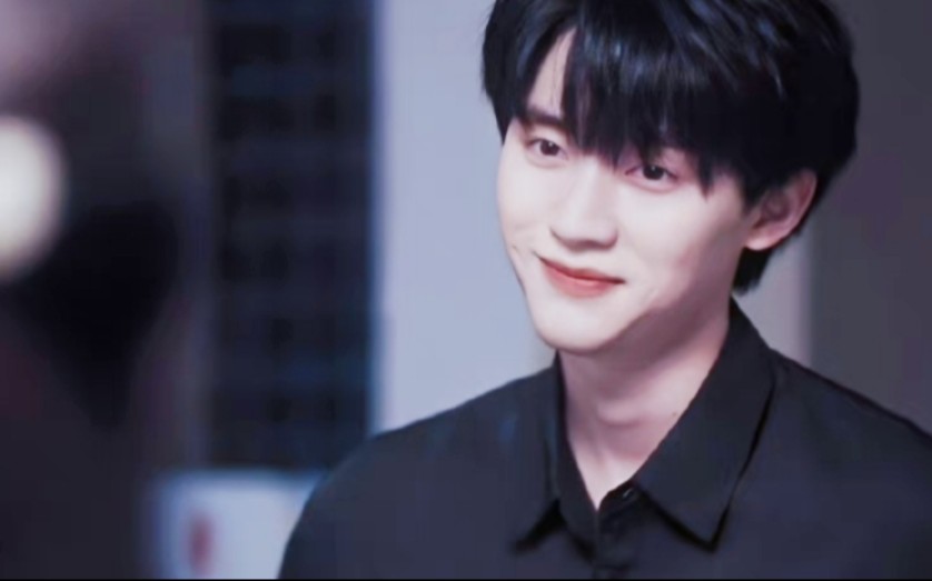 张陆让 黑衬衫 s属性【封神】【周翊然】【当我飞奔向你】