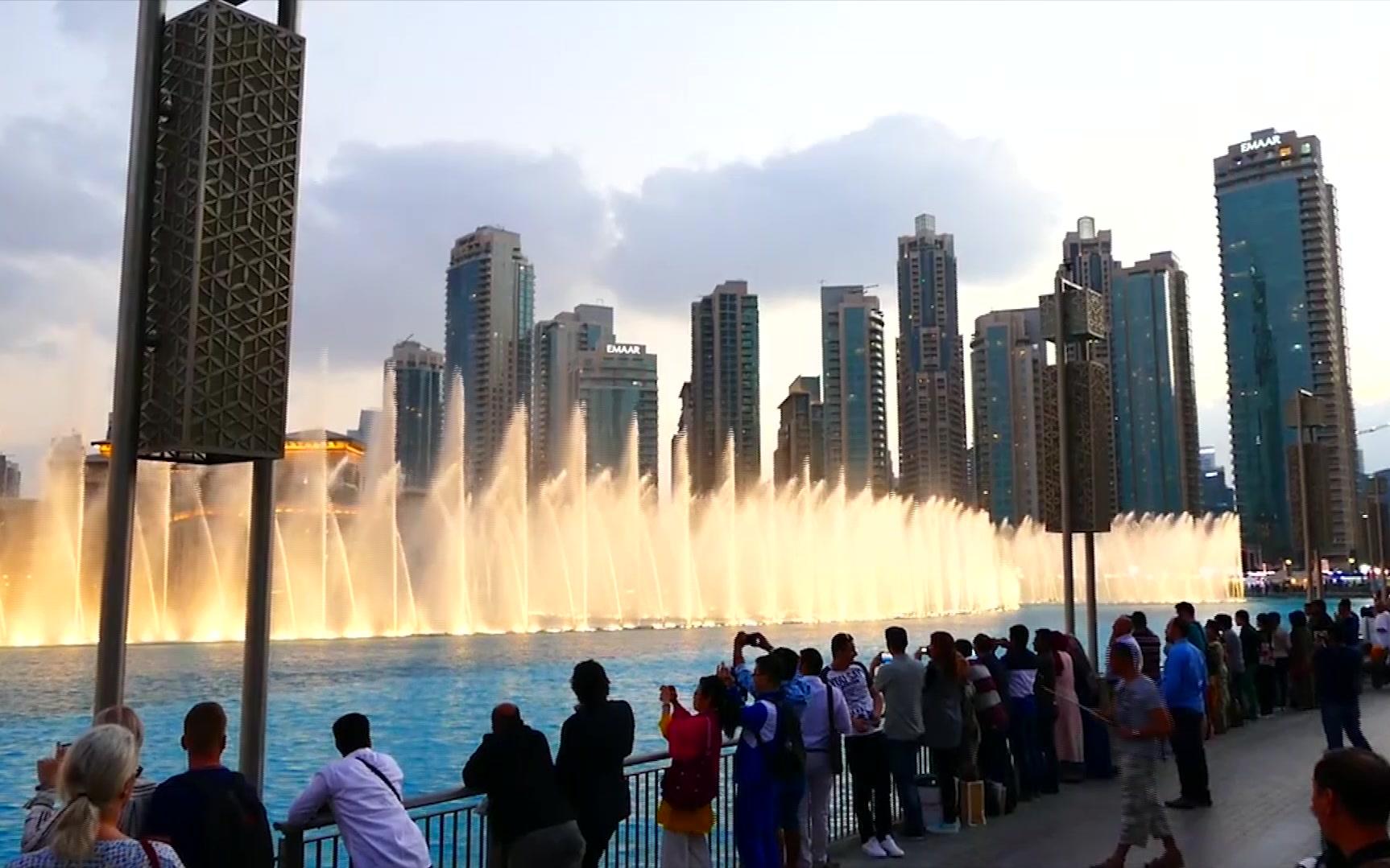 迪拜的城市美景,除了富丽堂皇,这里的音乐喷泉让人着迷