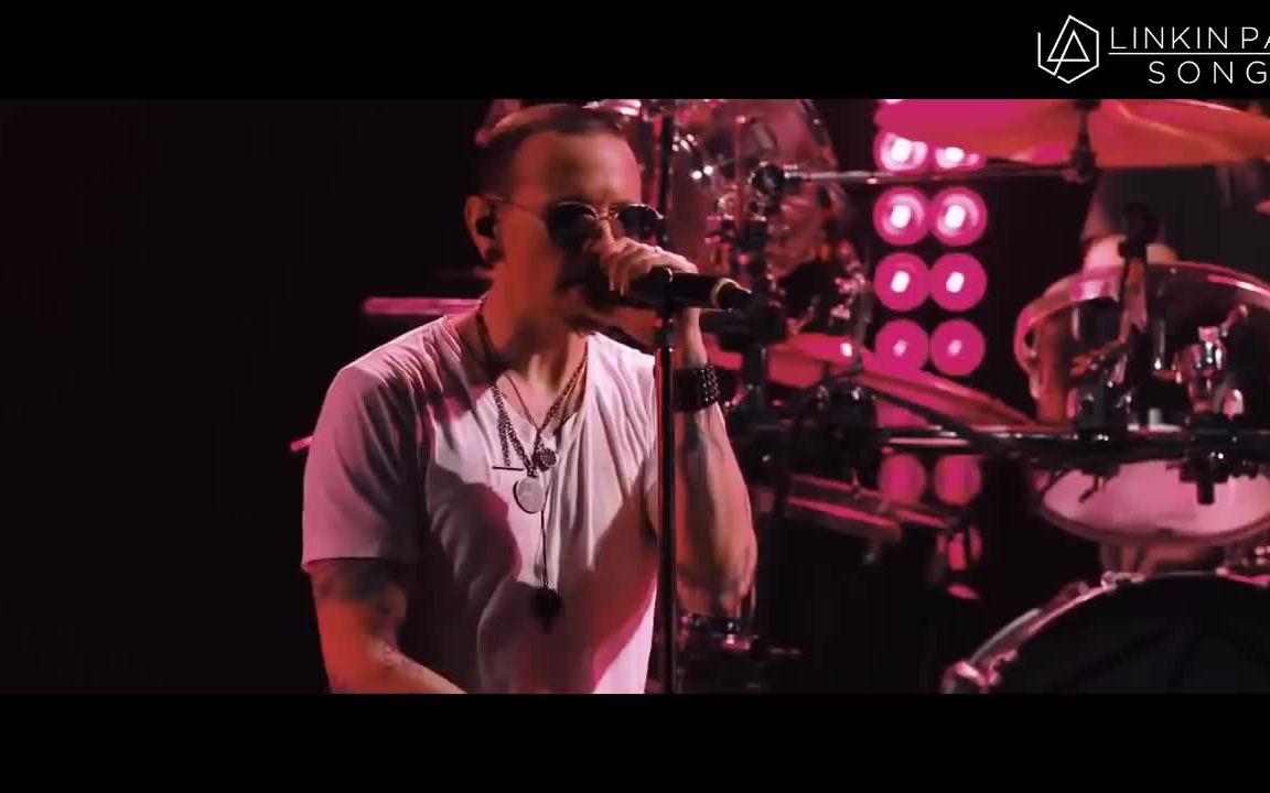 [图]Linkin Park - Leave Out All The Rest (Live iHeart Radio 2017)