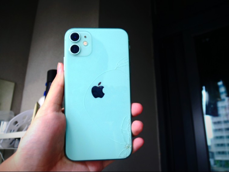 800元的苹果11,苹果lcd屏党最后的余光!