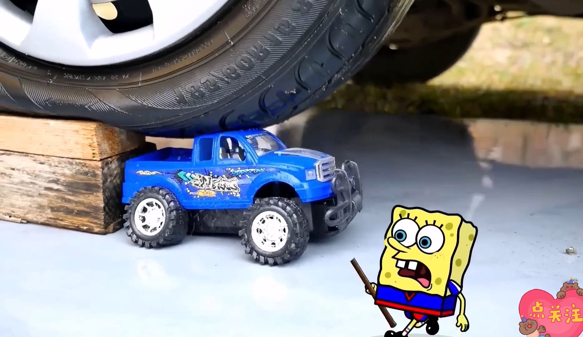 汽车碾压玩具解压视频,玩具涂鸦会说话可爱解压,玩具工程车m豆