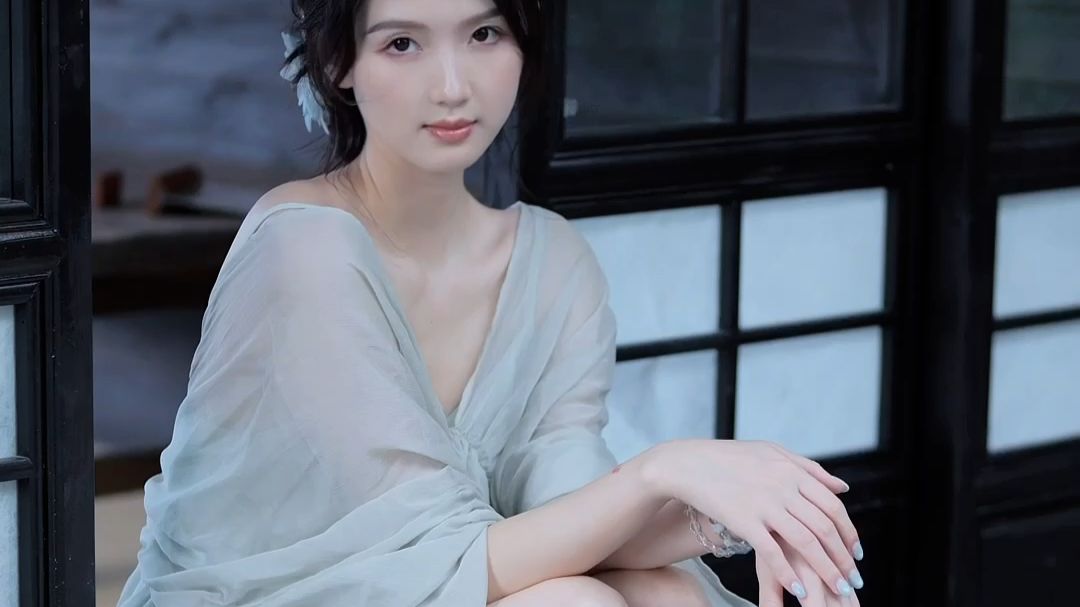 “若是明月知我意，请把相思寄千里” 祝大家中秋快乐！