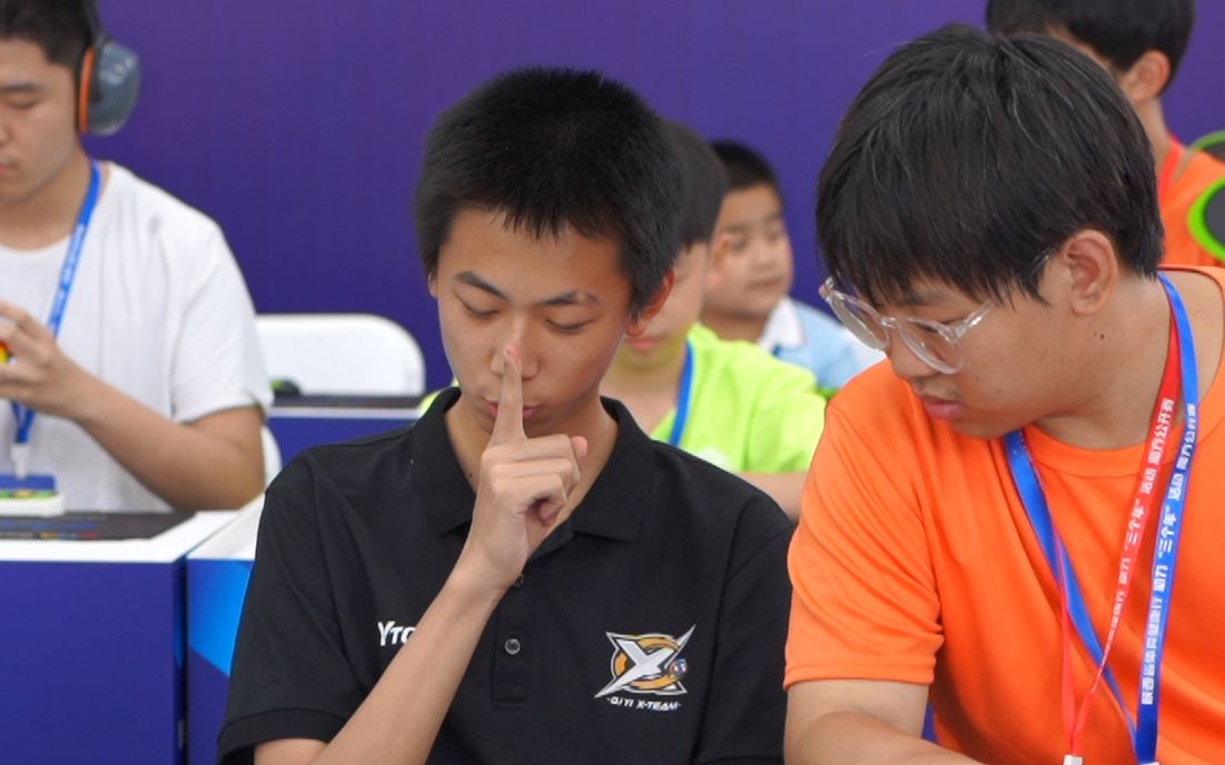 吴子钰 五魔方随手中国纪录27.321秒!