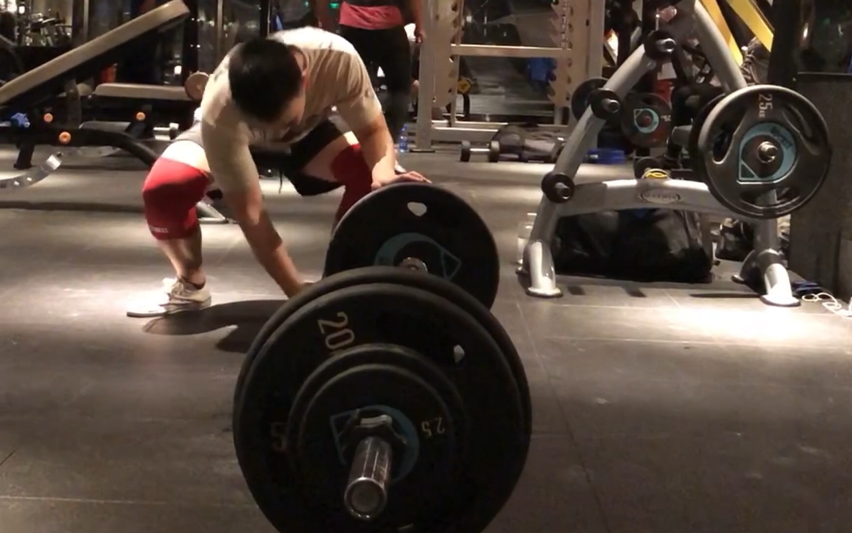 硬拉125kg 4x4 卧推80kg 5x5(足足花了2个小时)_哔哩哔哩)つ