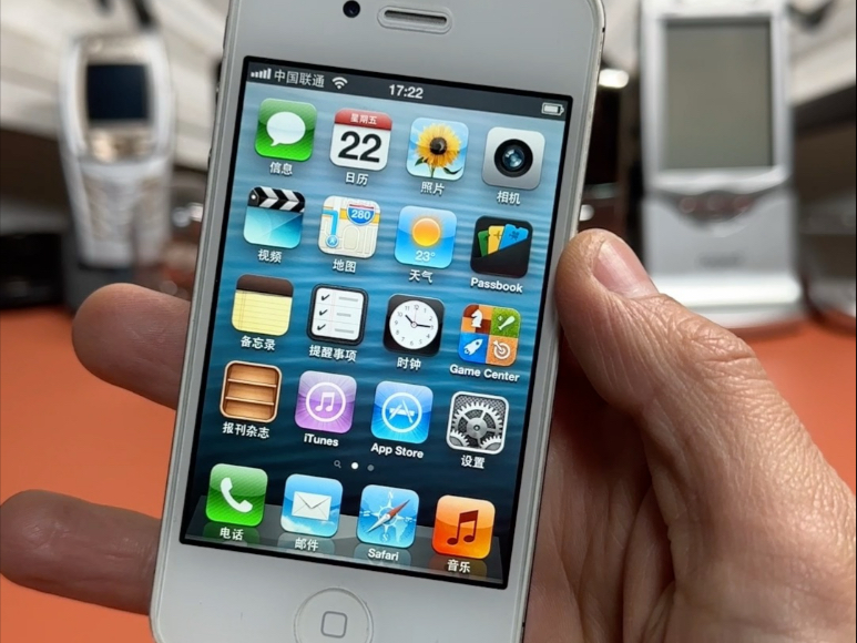 苹果颜值巅峰,白色面板iPhone4s,乔布斯跨时代的产品!