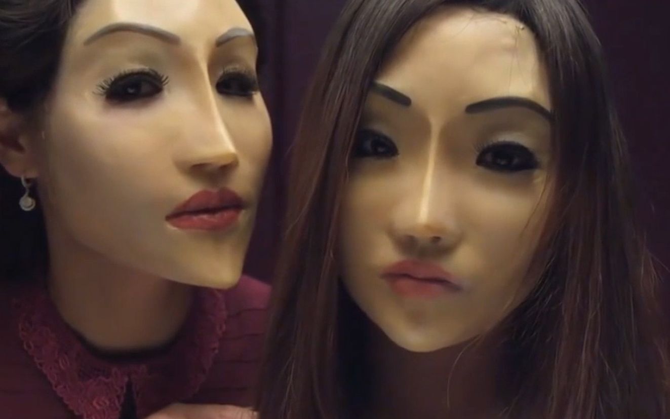 韩国惊悚短片人形女孩为了整容竟然不惜失去了自己的脸蛋