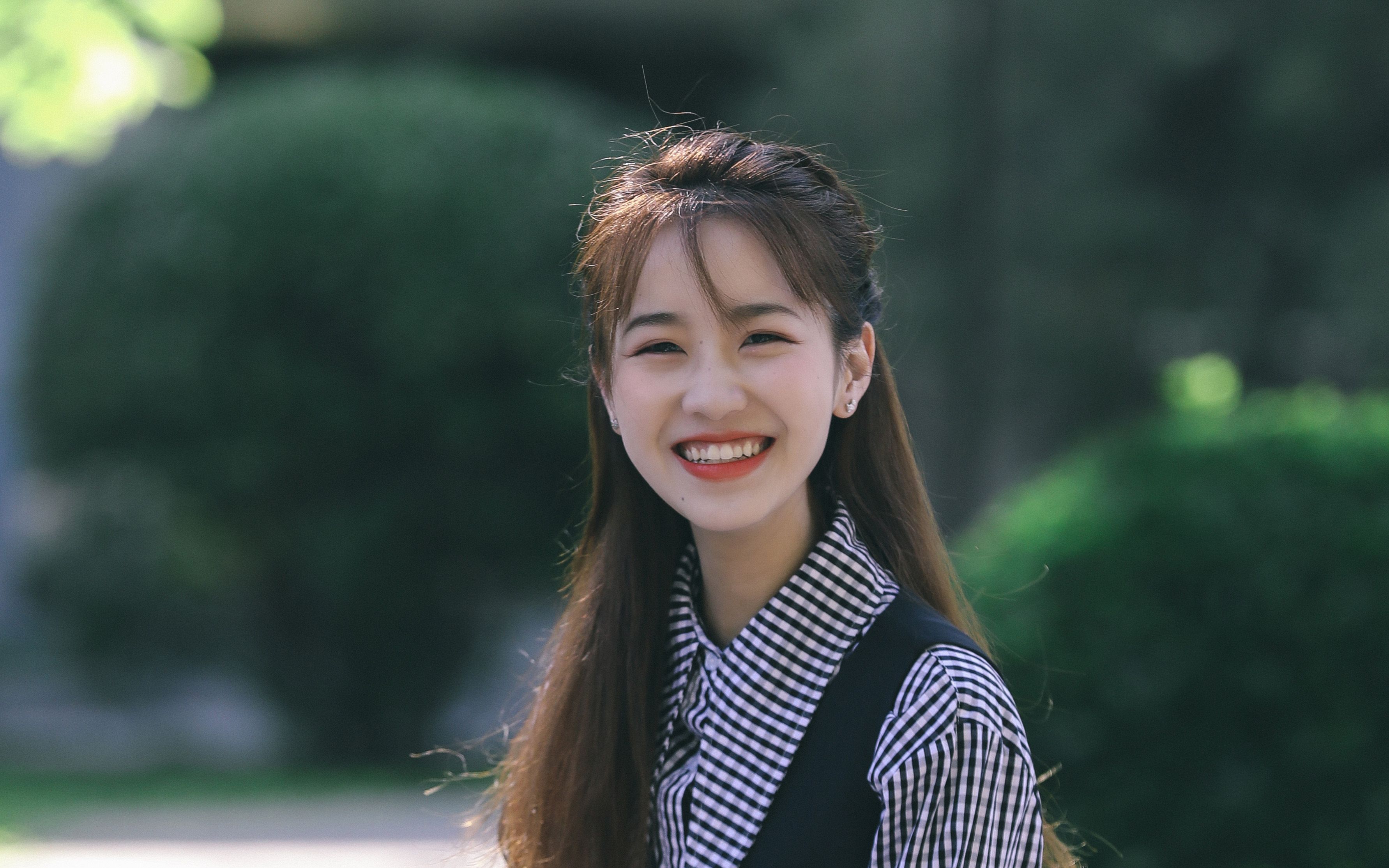 考古〗〖sing钟颖〗中国传媒大学校歌《校园里有一排年轻的白杨》mv