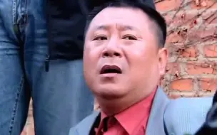 Скачать видео: 德彪当医托被抓，与警察对话句句是笑点，吃饭时千万别看