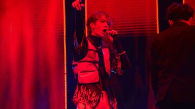UNIQ LIFE：UNIQ × 乐华十周年家族演唱会《EOEO》_哔哩哔哩_bilibili