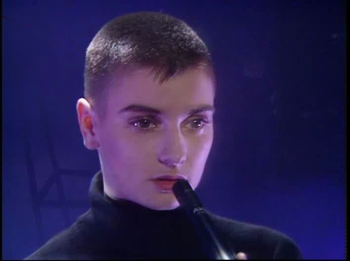 [图]希妮德·奥康娜Sinead O'Connor - Nothing Compares 2 U (Live TOTP 1990)