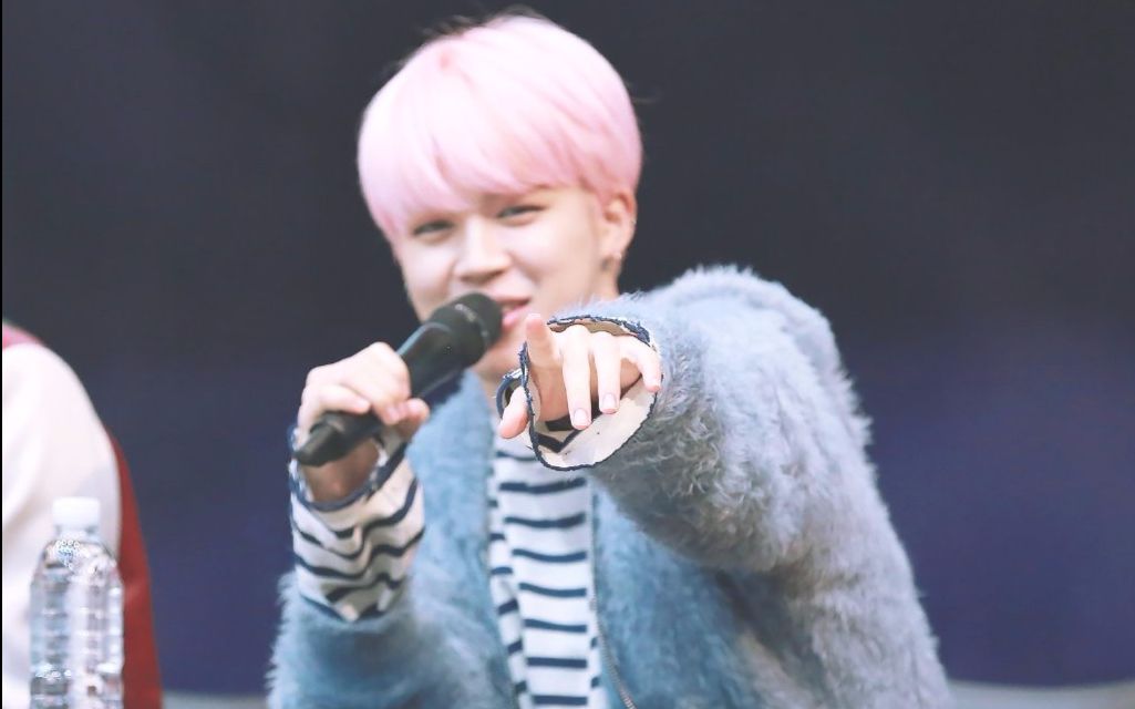 【防弹少年团】【朴智旻】听到饭叫鸡米啊就把手举起来的乖宝宝