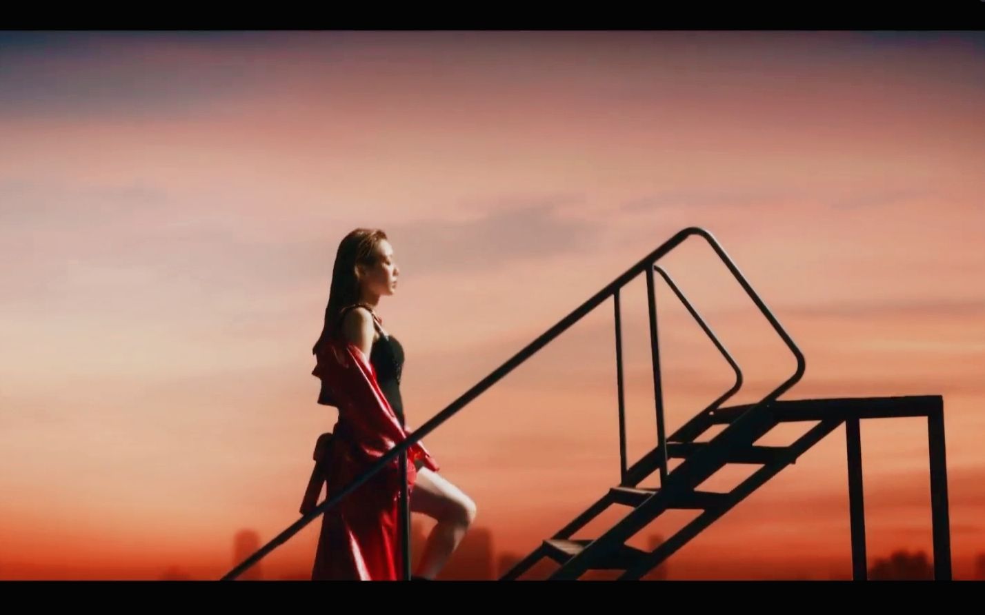 [中字] 金泰妍 - spark (火花) 高清mv 回归最新曲 中文字幕