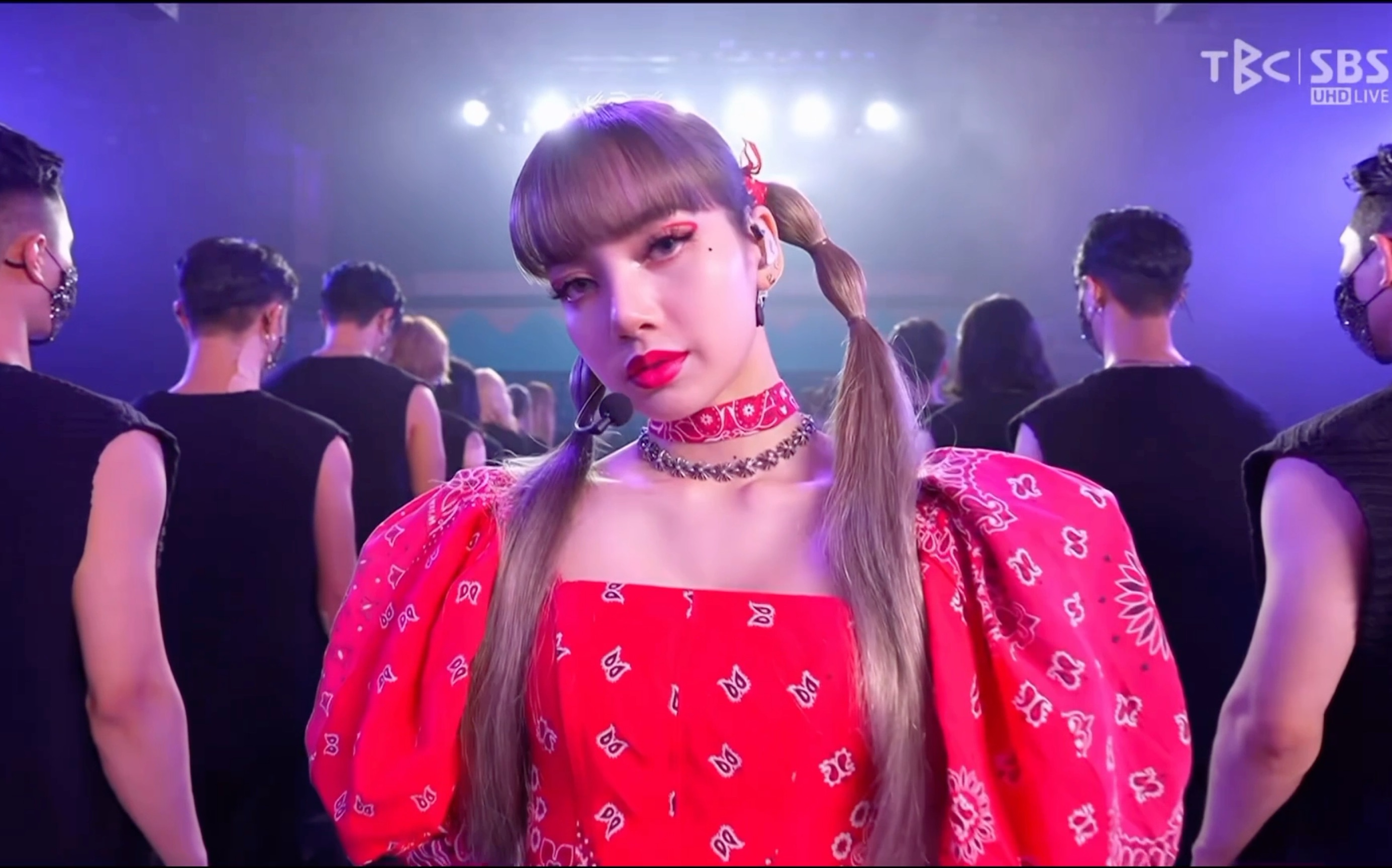【lisa】solo出道曲00lalisa03人气歌谣初舞台_哔哩哔哩_bilibili