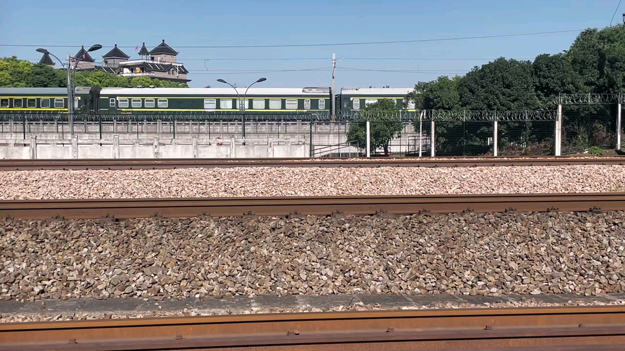 列车 乔司～南星桥 右一:沪昆线上行g7636 宣城～上海虹桥 右二:k760