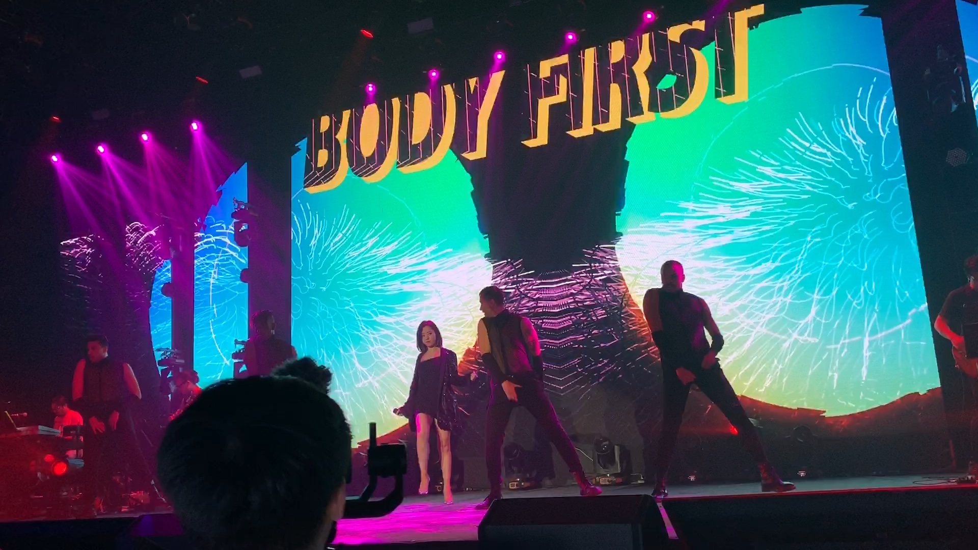 [图]【张靓颖】body first | 城市之音十五周年生日会