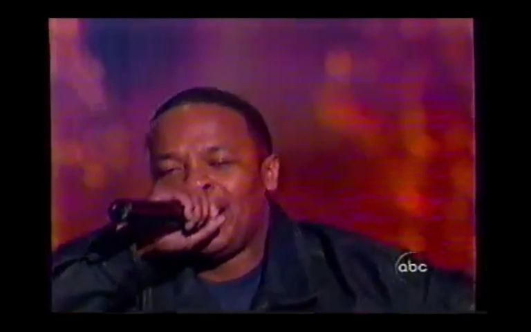 [图]Dr. Dre & Eminem - Forgot About Dre Live American Music Awards 2000