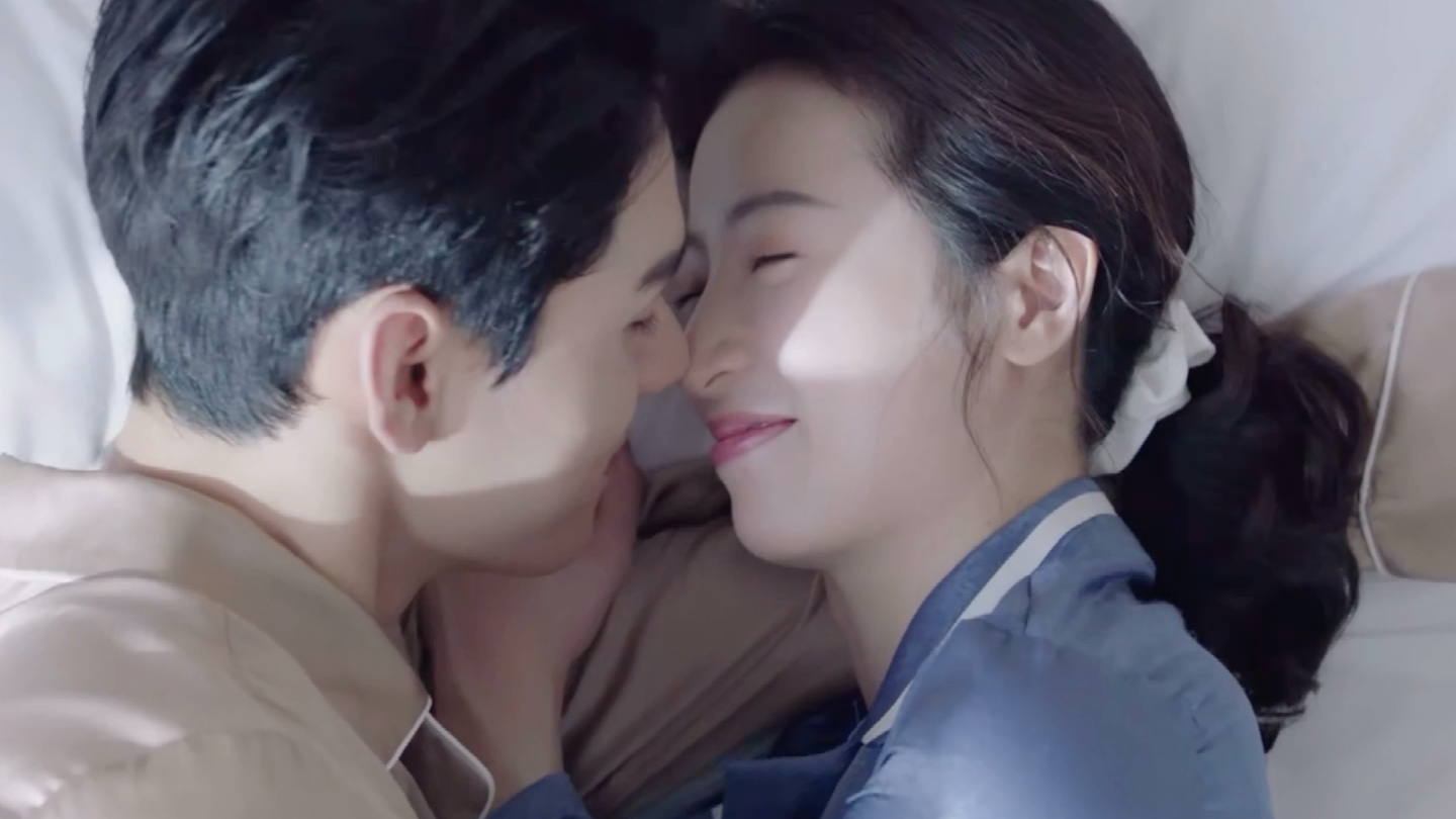 周雨彤龚俊高甜瞬间