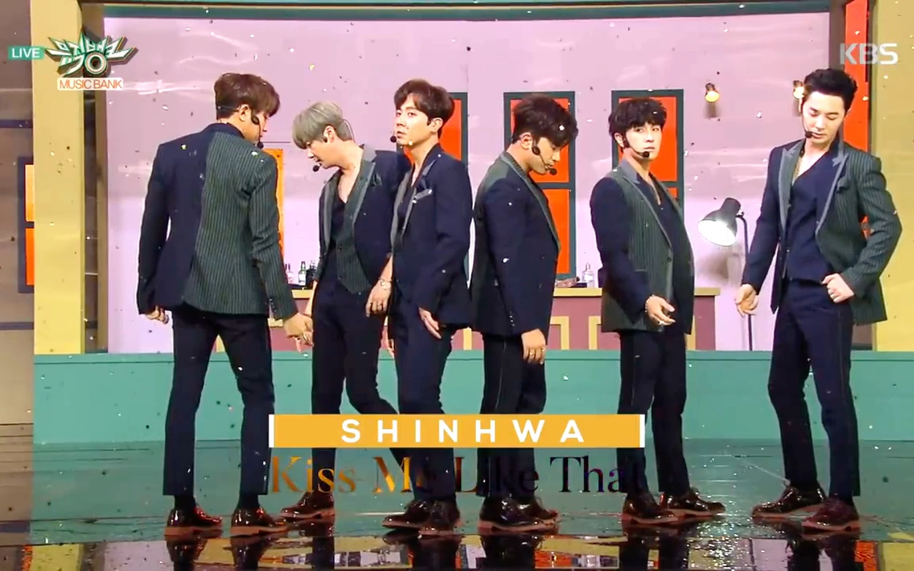 [图]神话SHINHWA | Kiss Me Like That | 180831 音乐中心 | Don't Leave Me