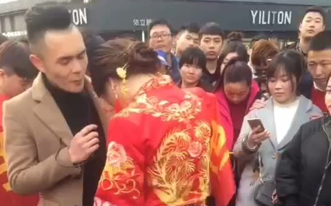 [图]今天真的很意外 ，也非常感动！_我知道这是值得我一生保护的女人！_肯定有很多人不理解我们之间的感情，但是肯定有很多老铁一路陪我们走过来的!确实真的不容易！_不管