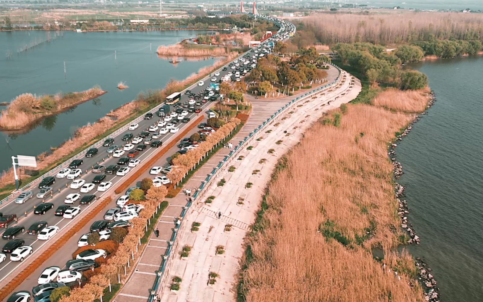 大疆air2s无人机4k航拍安徽合肥市滨湖新区环湖大道风景秀丽