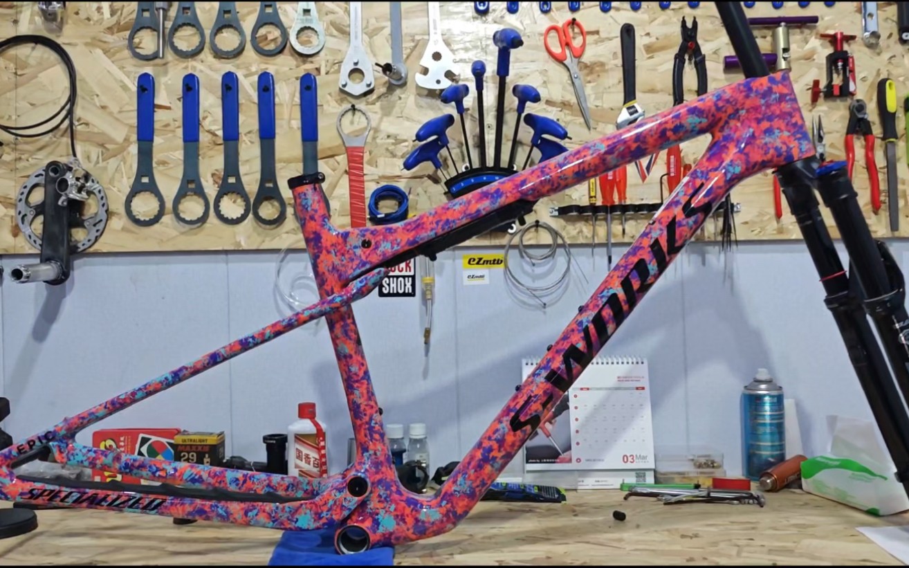 闪电sworks epic wc 特殊涂装,价值3万6000元的车架组(车架 前叉)山地